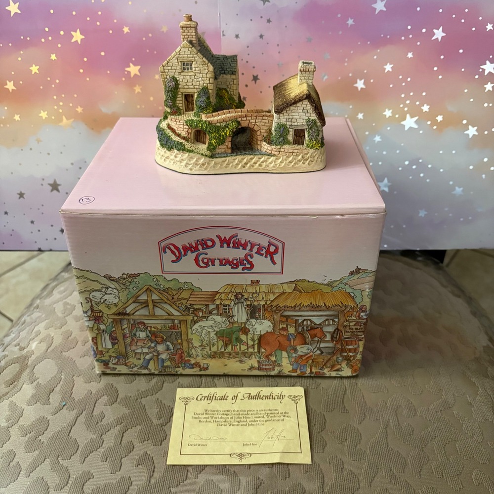 David Winter Only A Span Apart The Irish Collection 1991 Cottage Box COA Retired